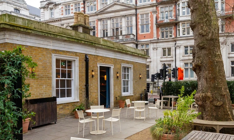 Storey's Gate Café in winter