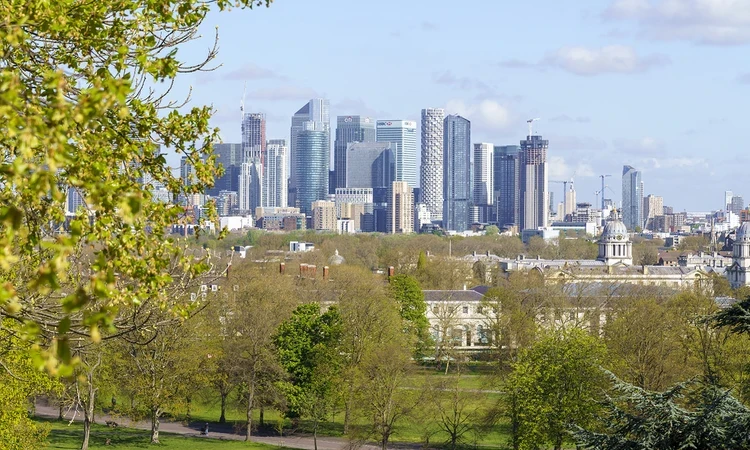 View from Greenwich Park to Canary Wharf