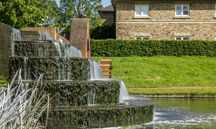 Bushy Park Spring Hero History