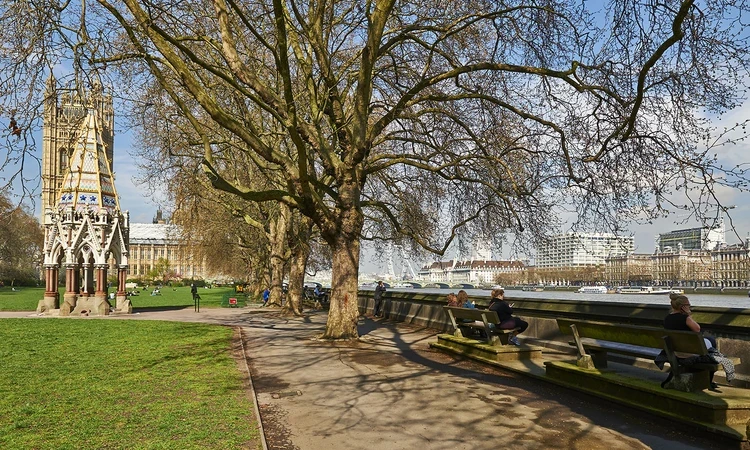 Buxton Memorial and the riverside path