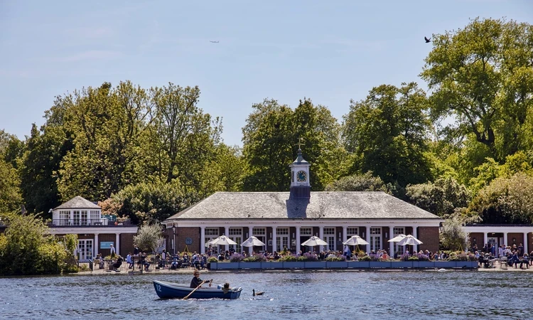 Serpentine Lido Cafe Summer