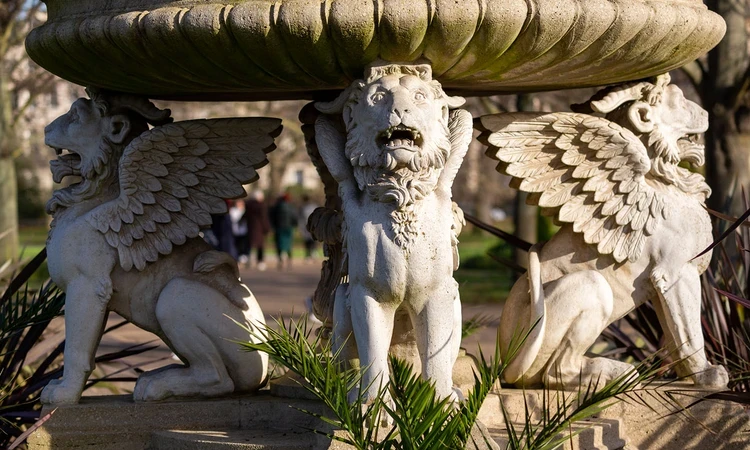 Close-up of the winged lion tazza