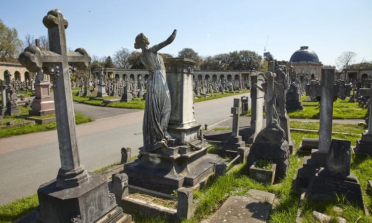 Memorials in Brompton Cemetery
