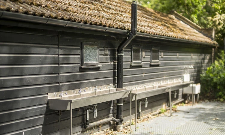 Outdoor washing area