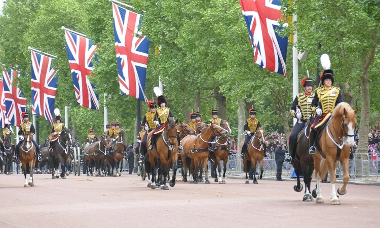 Soldiers on horseback parading on The Mall