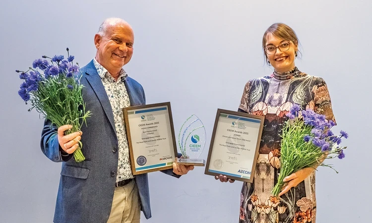 Alister Hayes and Sarah Ive receiving CIEEM award