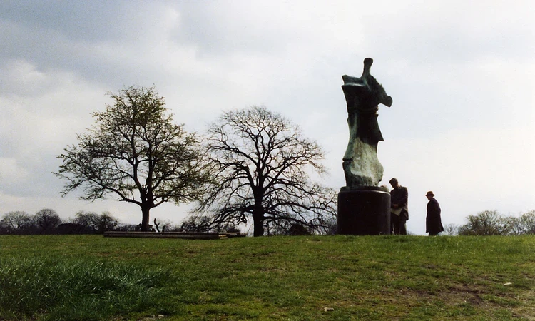 Henry Moore with his 'Knife Edge' sculpture