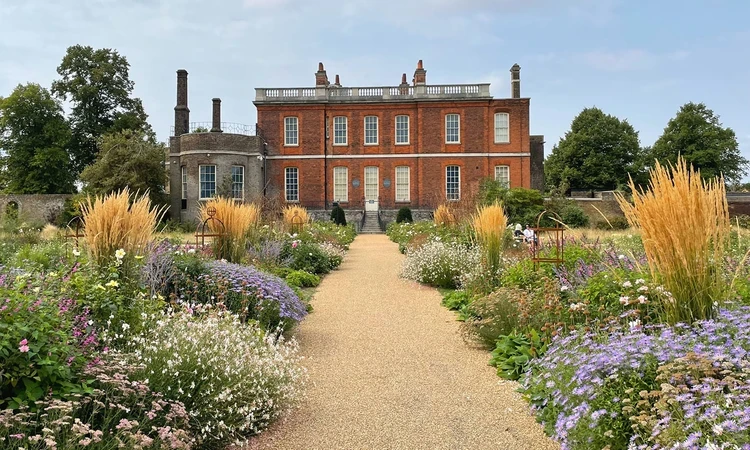 Pathway through the Rose Garden towards Ranger's House.