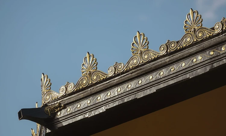 Ornate roof edging at the bandstand