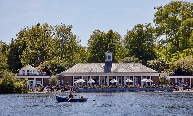 The Serpentine in Hyde Park in spring