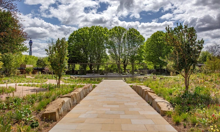 A straight path represents the late Queen’s unwavering loyalty and service