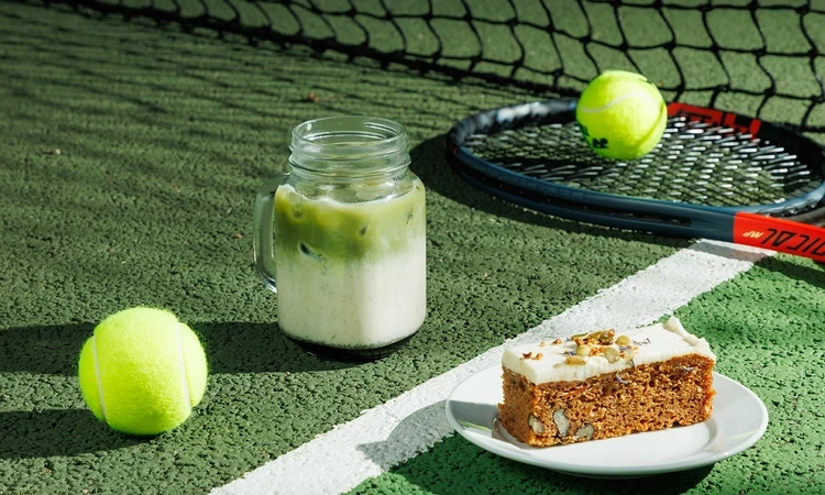 Cake and a drink at the tennis court