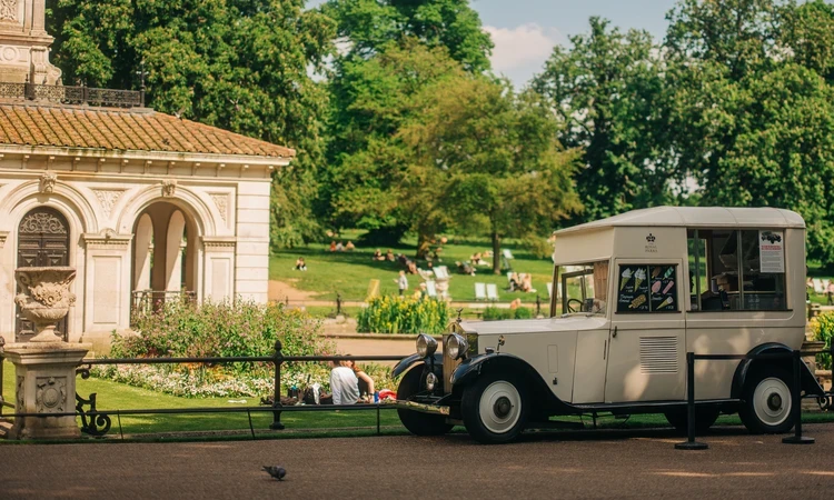 Ice cream van in Italian Gardens in Kensington Gardens