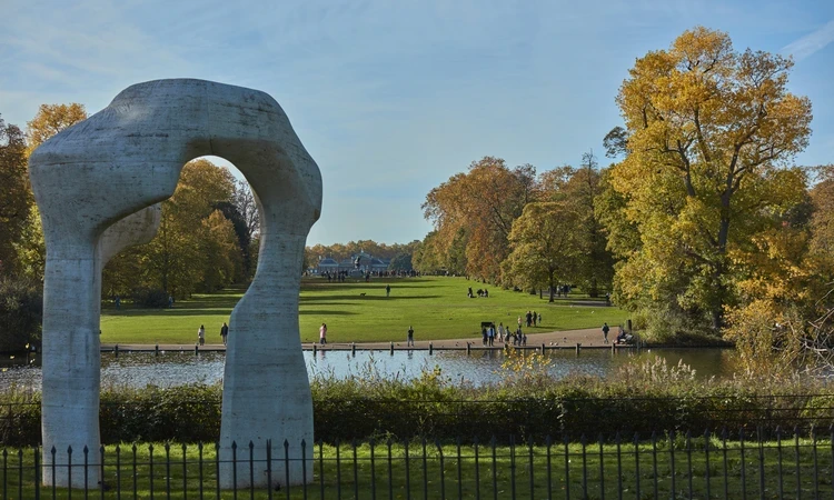 Henry Moore Arch in Kensington Gardens in autumn