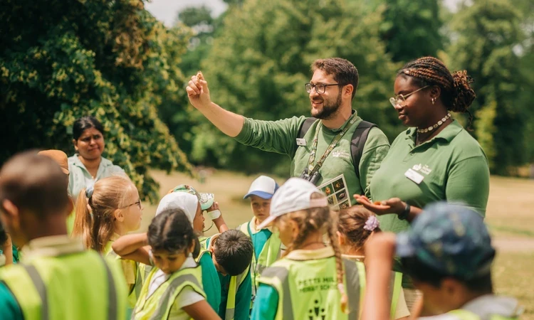 Primary school children learning in the parks