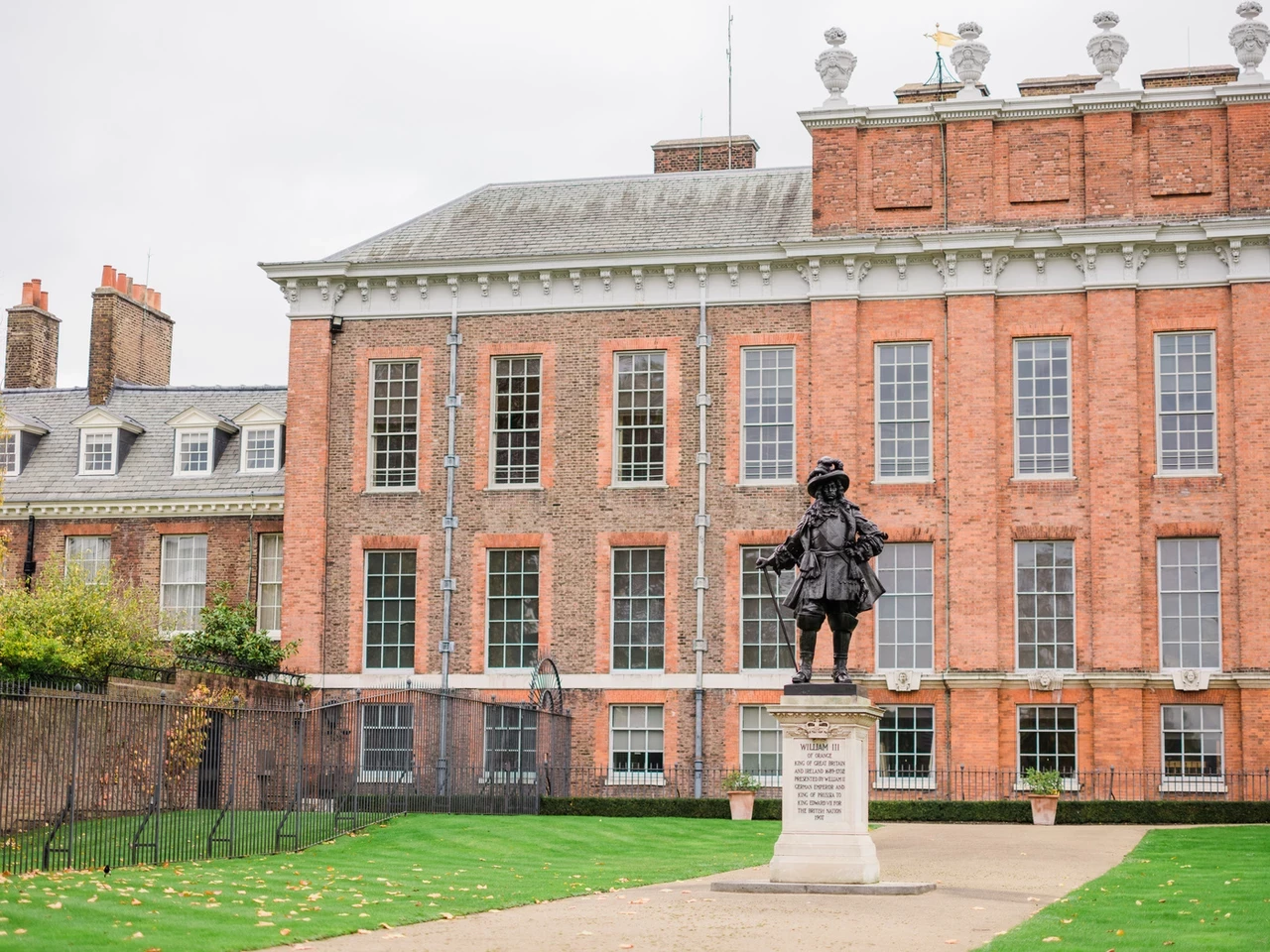 King William III statue