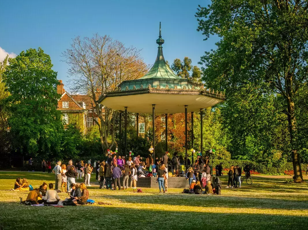 Holme Green bandstand in The Regent's Park