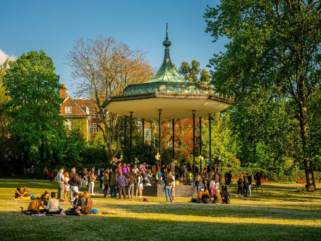 Holme Green bandstand in The Regent's Park