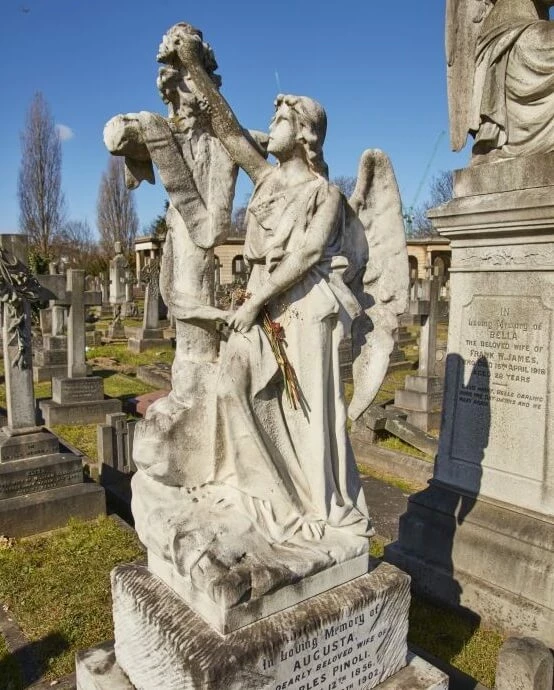Charles Pinoli's monument in the Great Circle