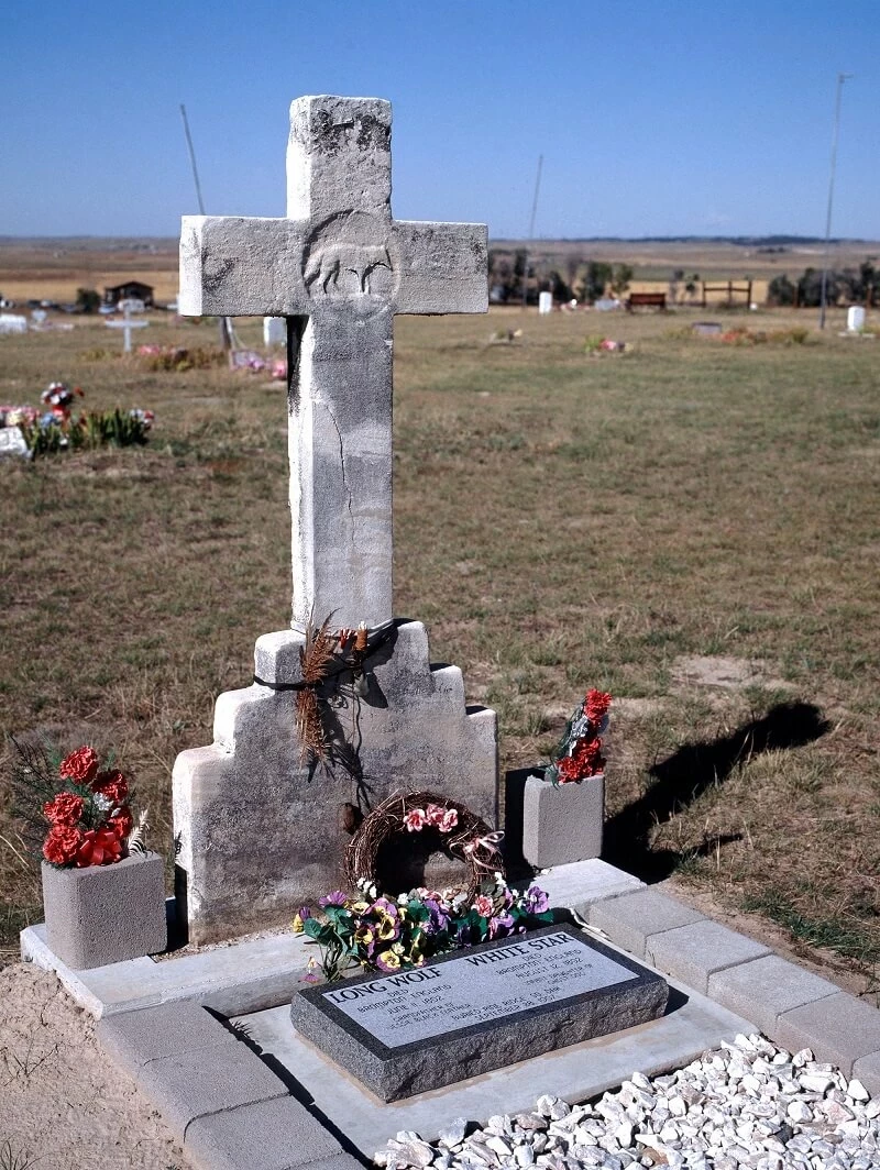 Chief Long Wolf’s grave in Dakota 