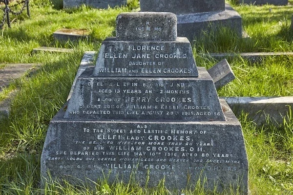 William Crookes grave detail