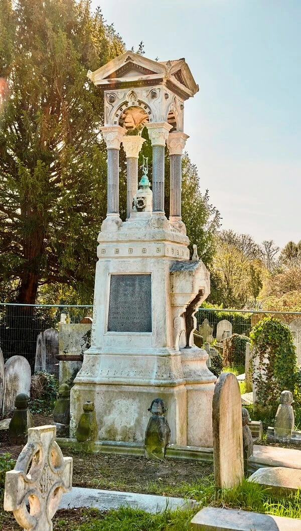 Alfred Mellon memorial