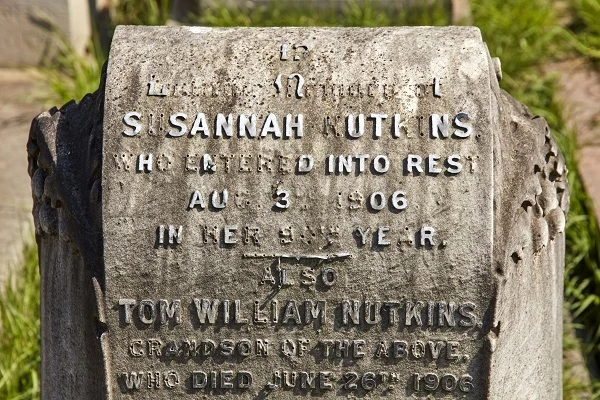 Susannah Nutkins grave detail 