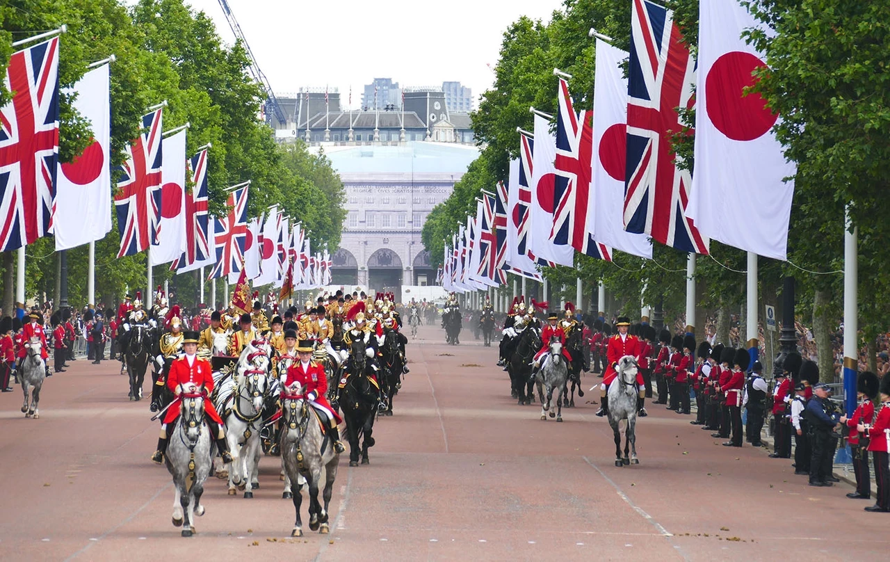 Ceremonial procession on The Mall to celebrate the Japanese State Visit