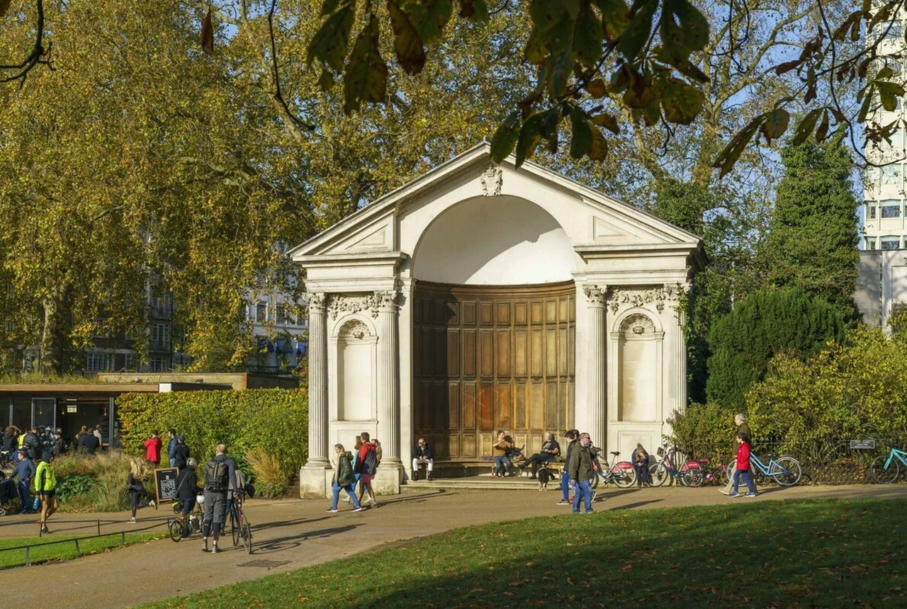 Queen Anne's Alcove, Kensington Gardens