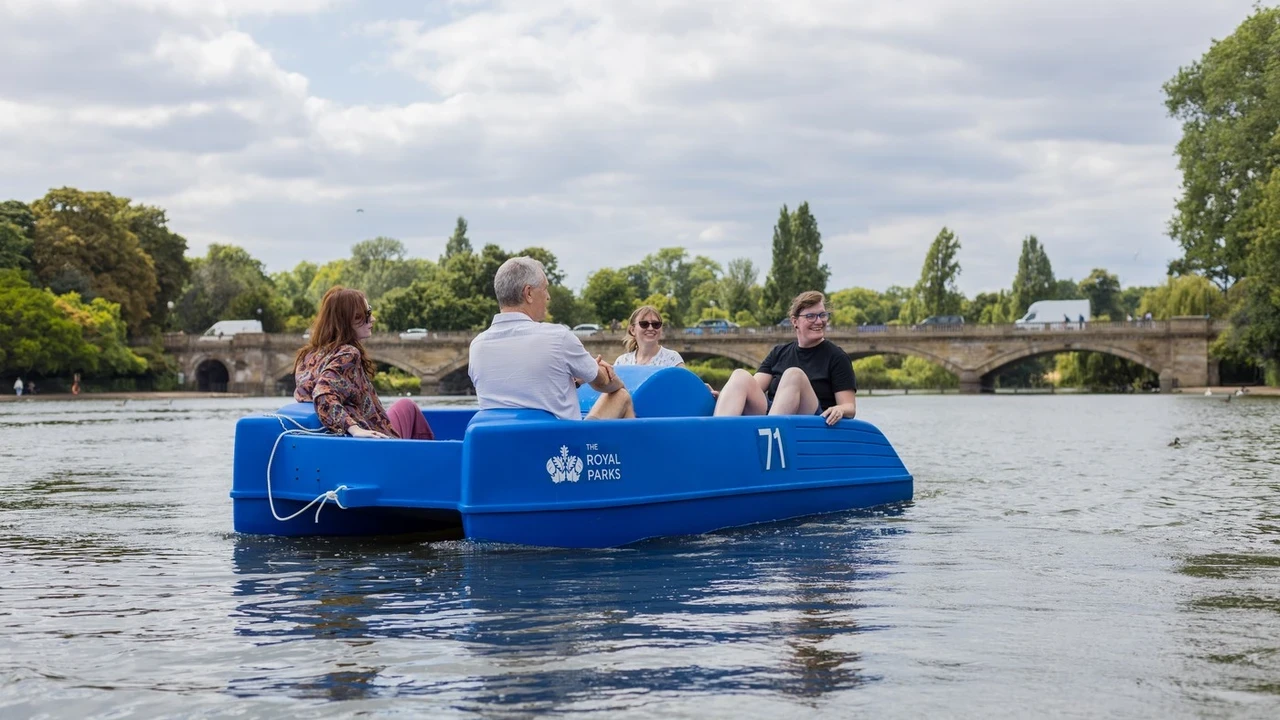 Boating in Hyde Park