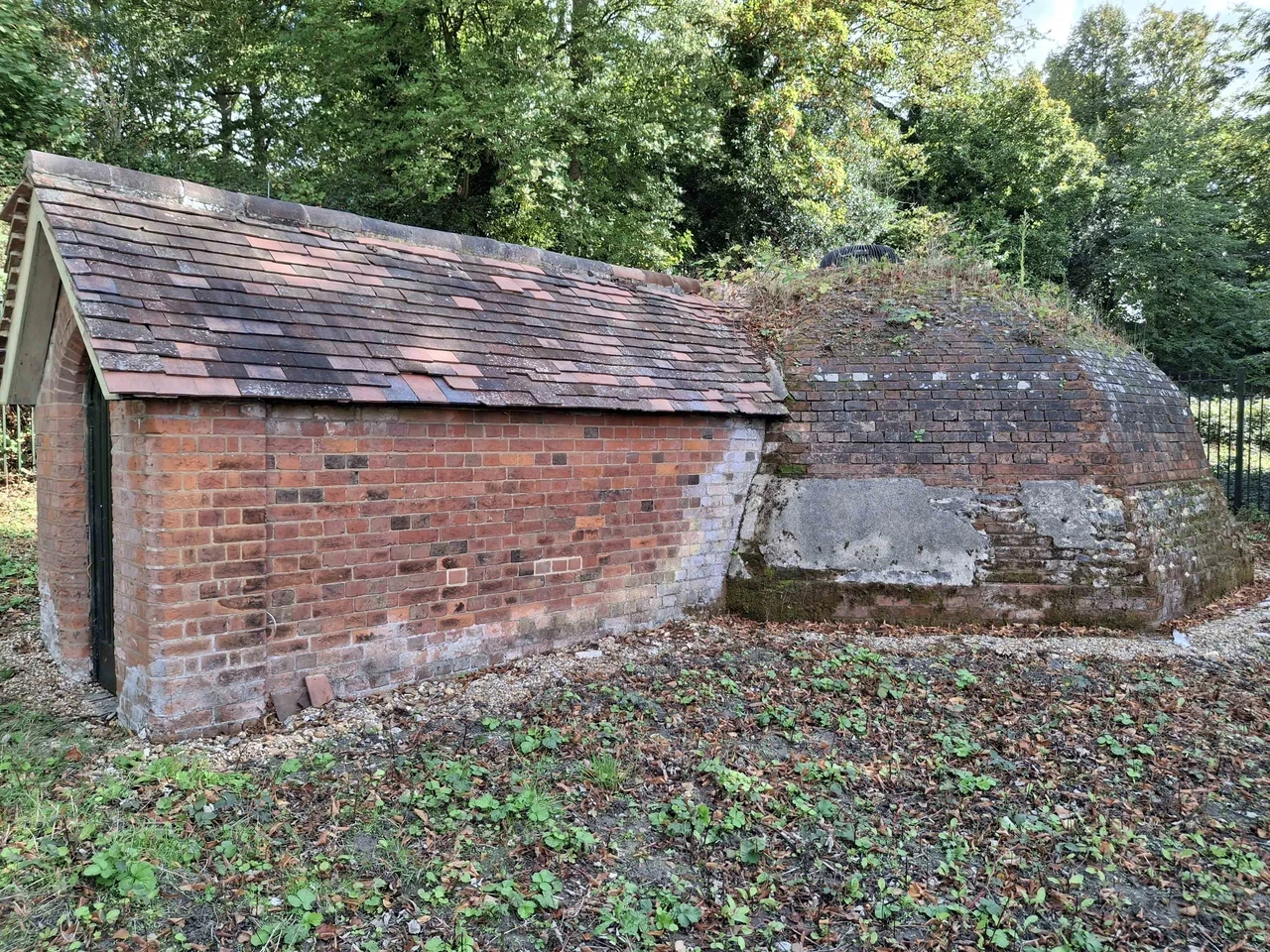 Reservoir supplying the former Petersham Lodge