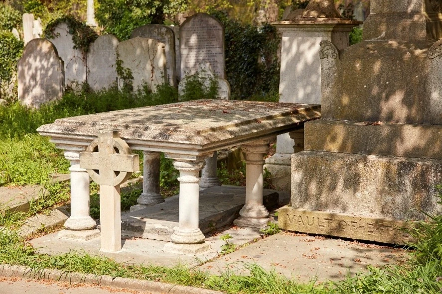 Table tomb at Brompton Cemetery – this is the grave of writer Lady Sydney